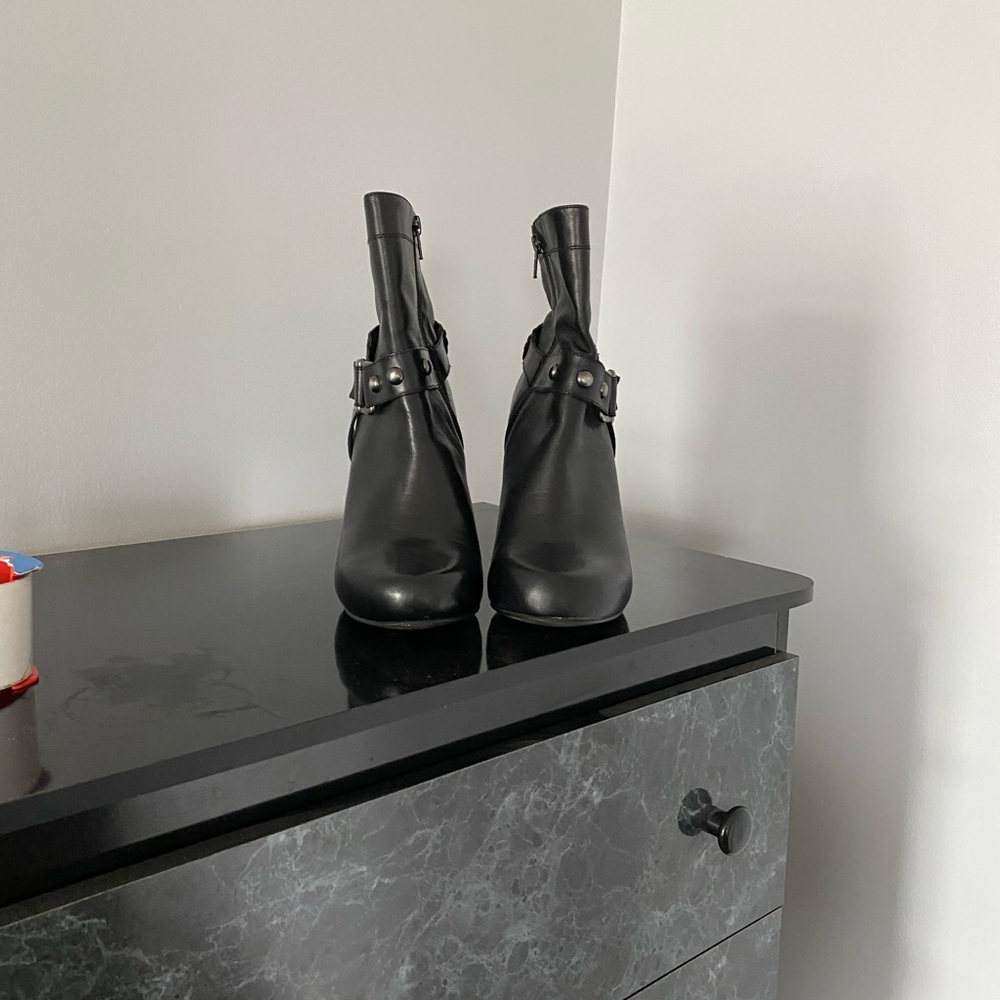 One time worn Arturo Chiang’s!